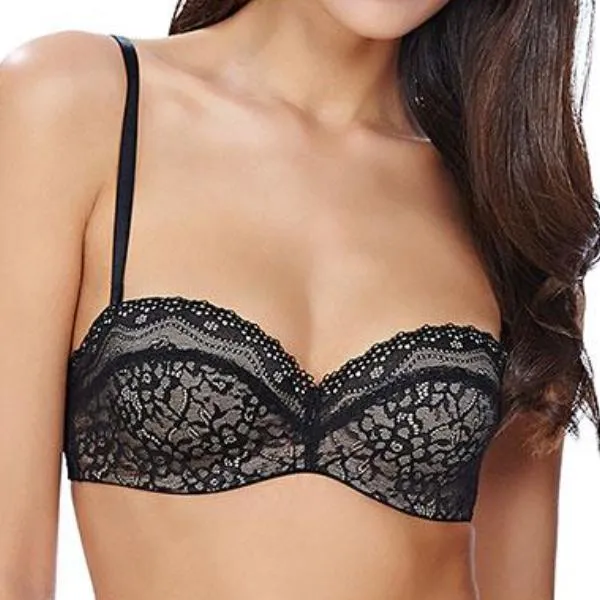 B.Enticing strapless bra