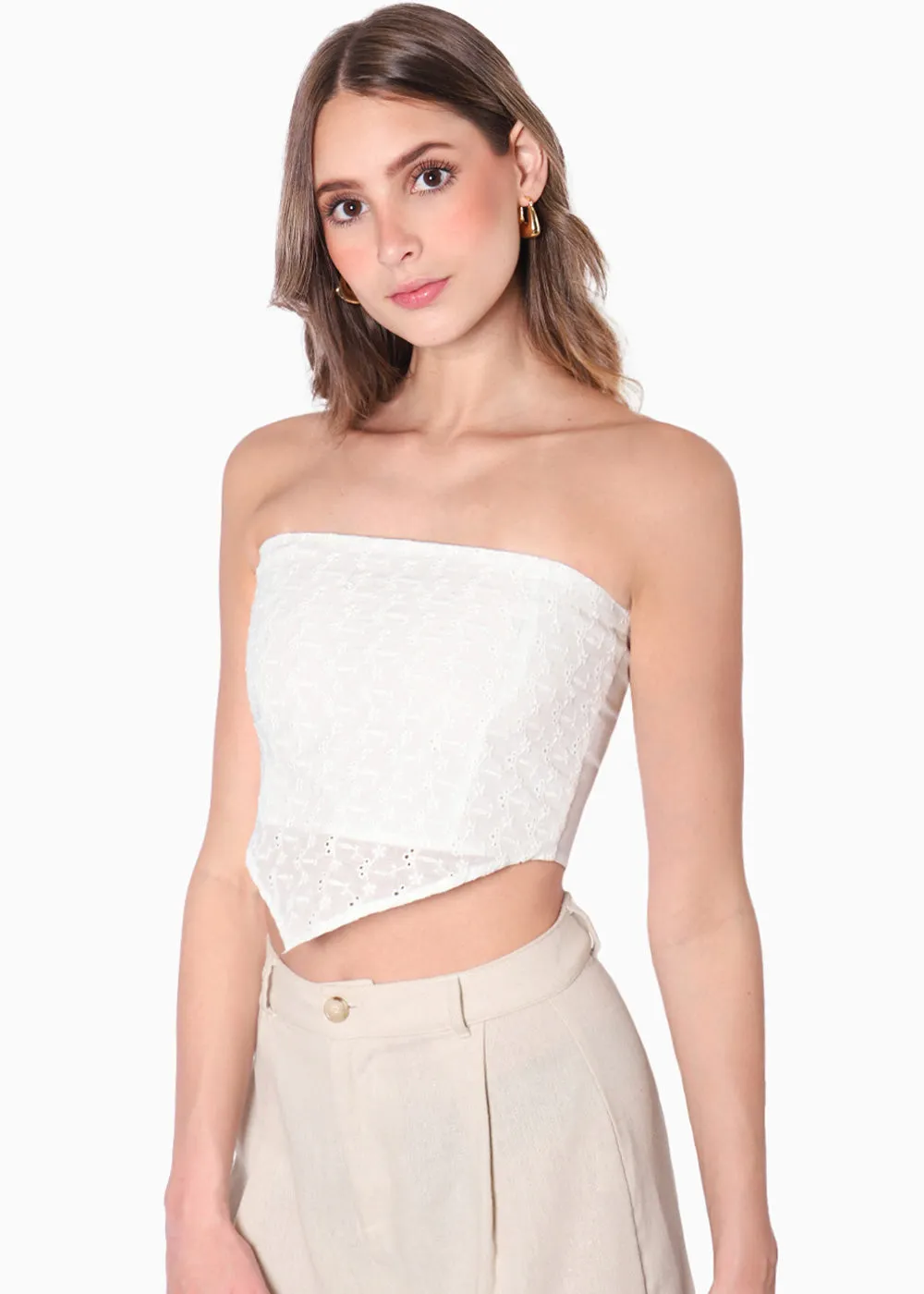 Blusa corta strapless de ojalillo - RAINA