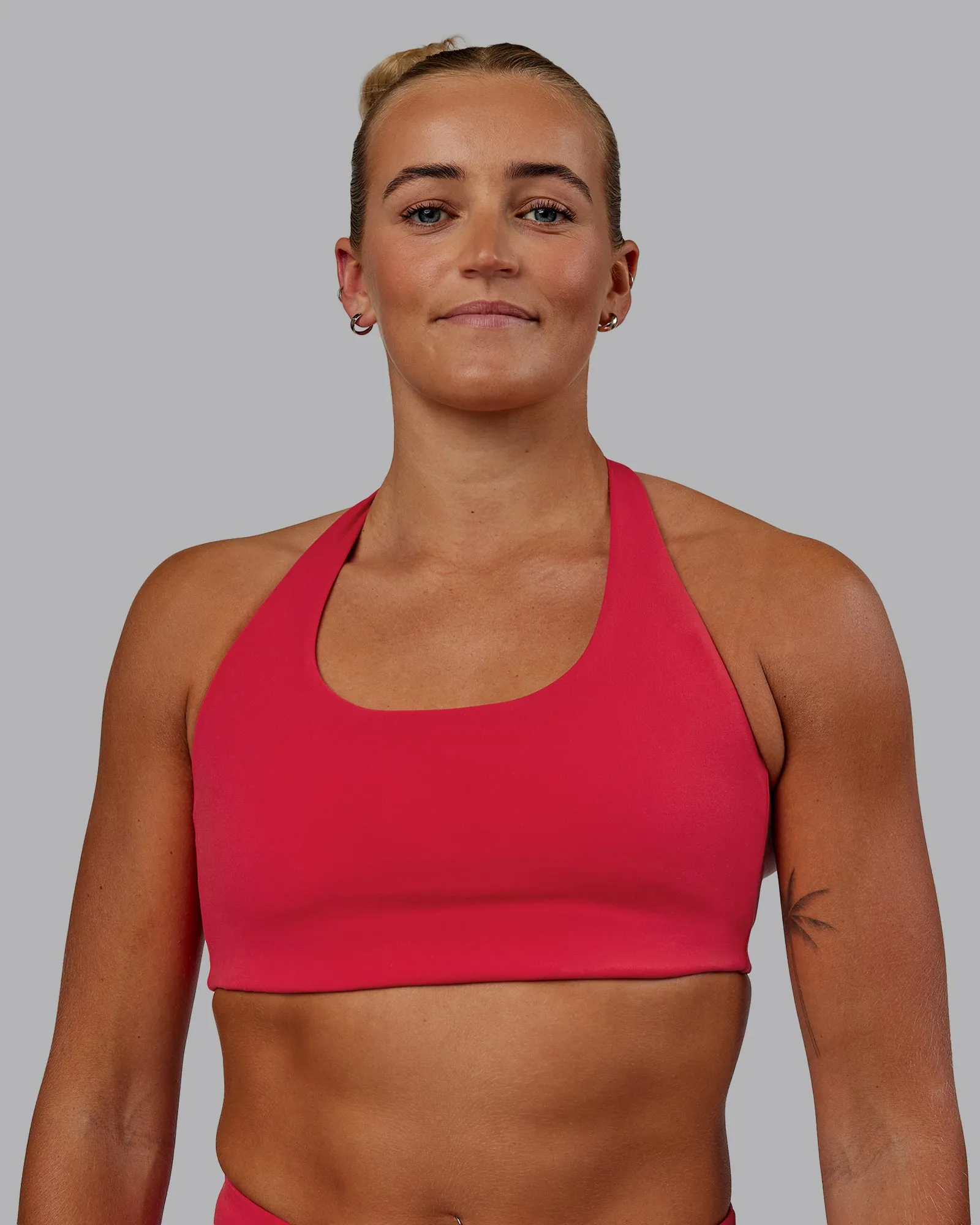 Challenger Sports Bra - Scarlet