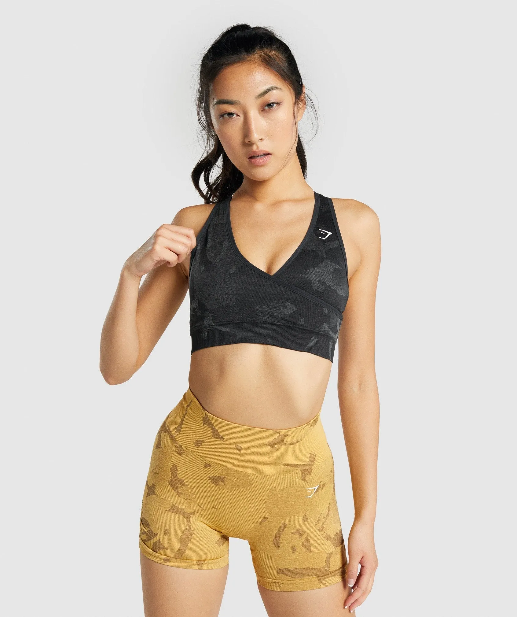 Gymshark Adapt Camo Seamless Sports Bra - Savanna | Black