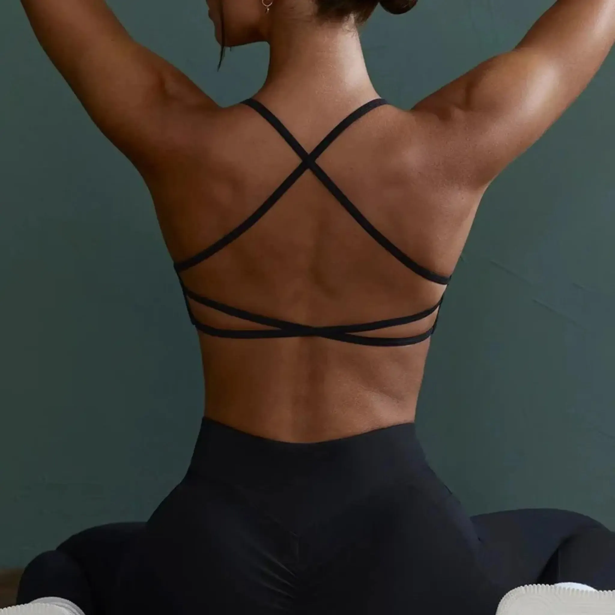 MOV3 BACKLESS BRA