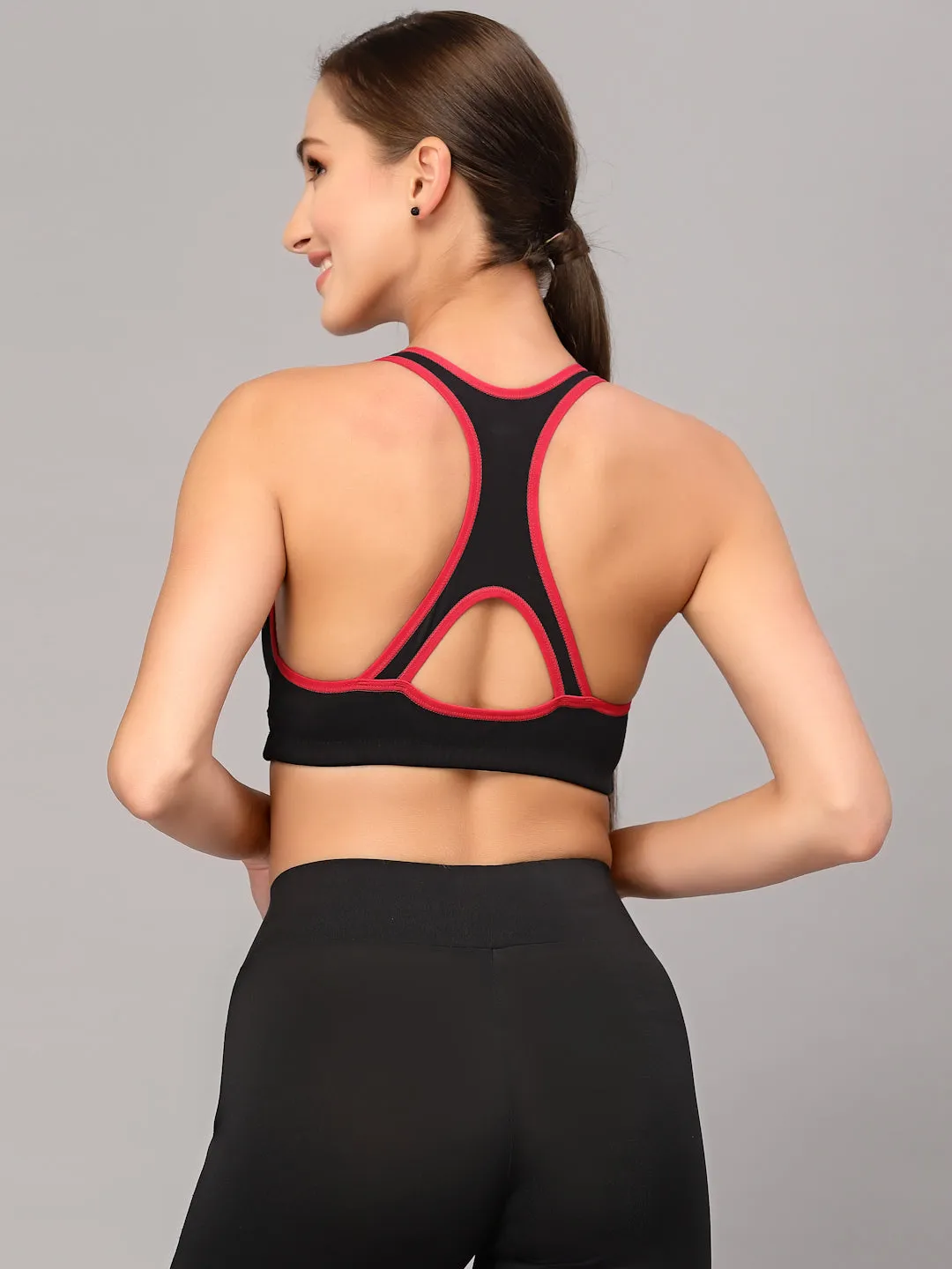 Style Quotient Women Black Solid Sports Bra