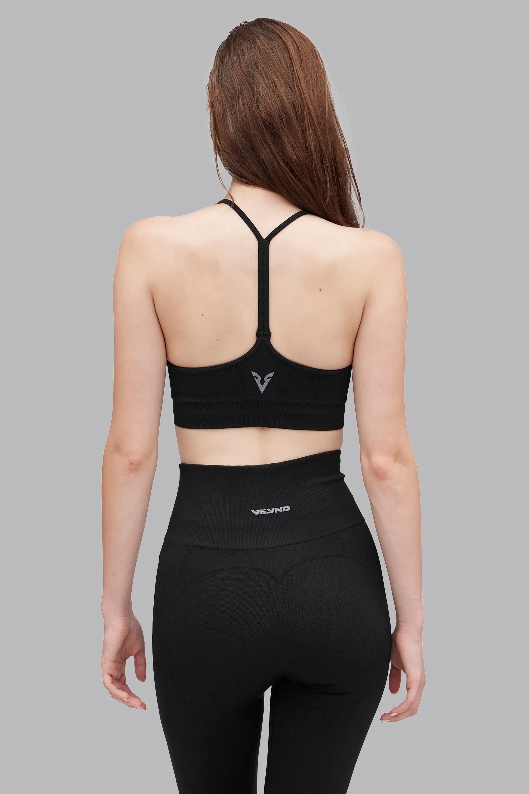 V_COMPRESS SEAMLESS SPORTS BRA - Black