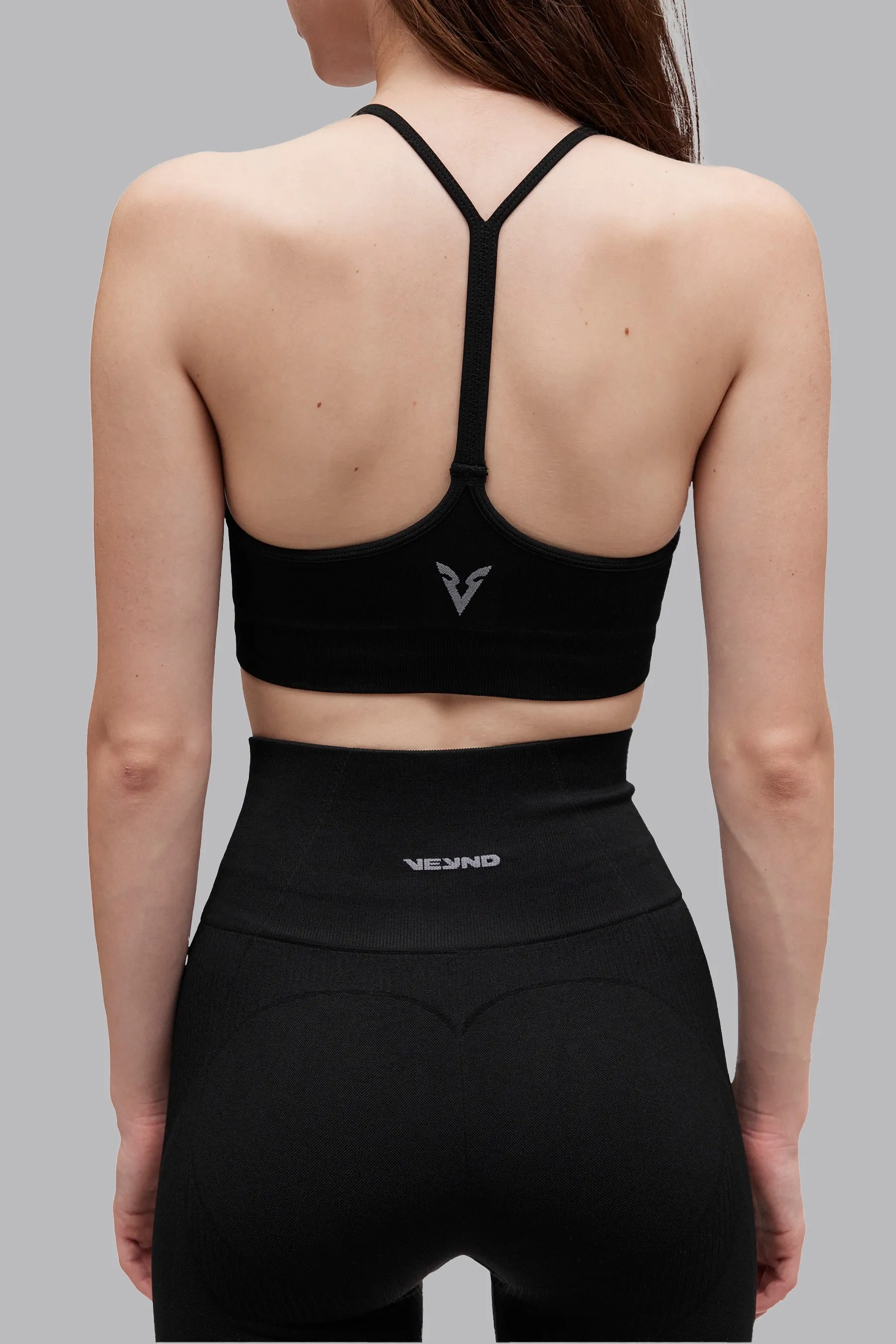 V_COMPRESS SEAMLESS SPORTS BRA - Black